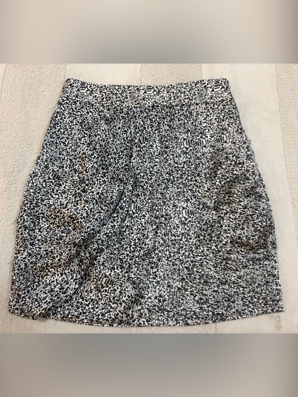 Club Monaco Black and White Printed 100% Silk Mini Skirt, Size 00